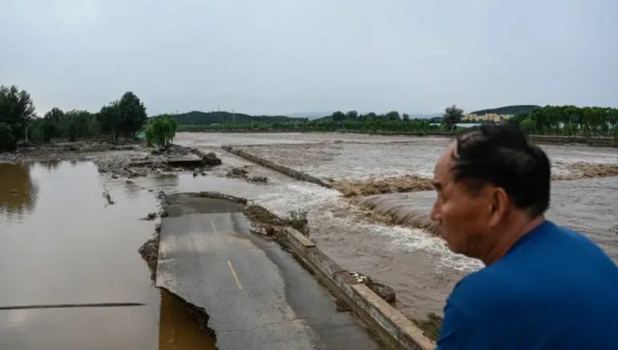 ബെയ്ജിങ്ങില് കനത്തമഴയെത്തുടര്ന്നുണ്ടായ പ്രളയത്തില് 30 മരണം ബെയ്ജിങ്ങില് കനത്തമഴയെത്തുടര്ന്നുണ്ടായ പ്രളയത്തില് 30 മരണം