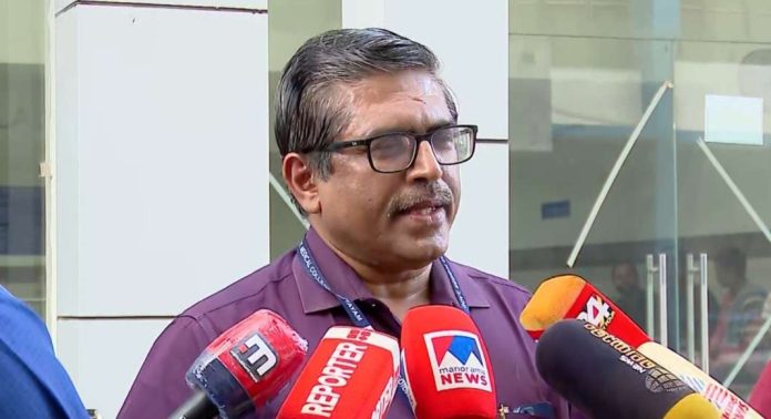 12 വർഷമായി കെട്ടിടത്തിന് ബലക്ഷയമുണ്ട്, ചെറിയ രീതിയിൽ കോൺക്രീറ്റ് പാളികൾ വീഴുമായിരുന്നു : പ്രിൻസിപ്പൽ വർഗീസ് പി പൊന്നൂസ് 12 വർഷമായി കെട്ടിടത്തിന് ബലക്ഷയമുണ്ട്, ചെറിയ രീതിയിൽ കോൺക്രീറ്റ് പാളികൾ വീഴുമായിരുന്നു : പ്രിൻസിപ്പൽ വർഗീസ് പി പൊന്നൂസ്