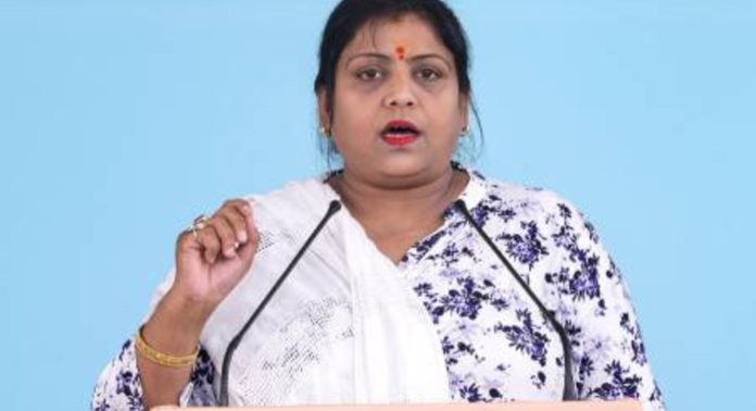 മതപരിവർത്തനക്കാരെ ഇനിയും കൈകാര്യം ചെയ്യും ; ഛത്തീസ്ഗഢ് തീവ്ര ഹിന്ദു സംഘടന നേതാവ് ജ്യോതി ശർമ മതപരിവർത്തനക്കാരെ ഇനിയും കൈകാര്യം ചെയ്യും ; ഛത്തീസ്ഗഢ് തീവ്ര ഹിന്ദു സംഘടന നേതാവ് ജ്യോതി ശർമ