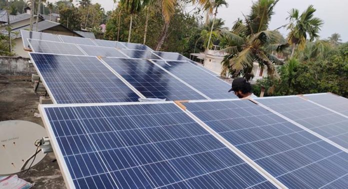 കണ്ണൂർ വിമാനത്താവളത്തിൽ സോളാർ പവർ പ്ലാന്റ് നിർമാണം ആരംഭിച്ചു കണ്ണൂർ വിമാനത്താവളത്തിൽ സോളാർ പവർ പ്ലാന്റ് നിർമാണം ആരംഭിച്ചു