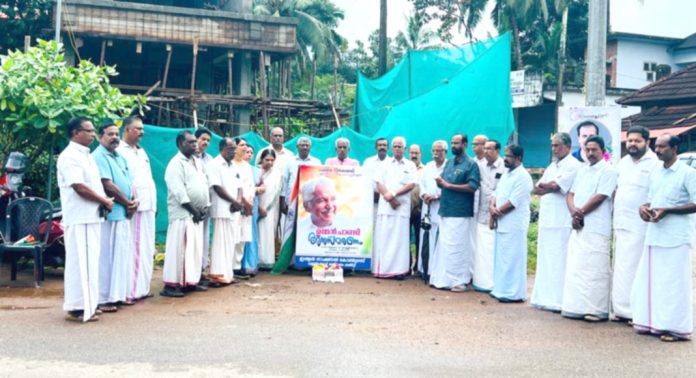 കോണ്ഗ്രസ് വള്ളിക്കോട് മണ്ഡലം കമ്മിറ്റിയുടെ നേതൃത്വത്തിൽ ഉമ്മൻചാണ്ടി അനുസ്മരണം നടത്തി കോണ്ഗ്രസ് വള്ളിക്കോട് മണ്ഡലം കമ്മിറ്റിയുടെ നേതൃത്വത്തിൽ ഉമ്മൻചാണ്ടി അനുസ്മരണം നടത്തി