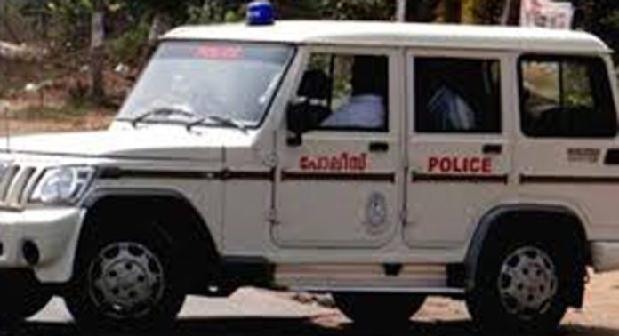 മുക്കുപണ്ടം പണയം വെച്ച് 18.56 ലക്ഷം രൂപ തട്ടിയെടുത്ത സംഭവത്തിൽ പ്രതി അടൂർ പോലീസിന്റെ പിടിയിൽ മുക്കുപണ്ടം പണയം വെച്ച് 18.56 ലക്ഷം രൂപ തട്ടിയെടുത്ത സംഭവത്തിൽ പ്രതി അടൂർ പോലീസിന്റെ പിടിയിൽ
