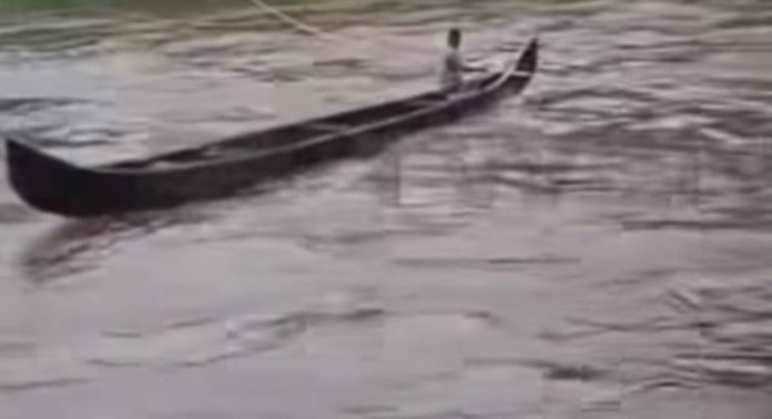 കനത്തമഴയിൽ ആവണിപ്പാറ കോളനി ഒറ്റപ്പെട്ടു കനത്തമഴയിൽ ആവണിപ്പാറ കോളനി ഒറ്റപ്പെട്ടു