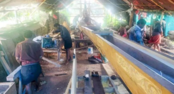 ആറന്മുള വള്ളസദ്യക്ക് ഒരുങ്ങി പള്ളിയോട കരകൾ ; 13ന് ഏഴ് പള്ളിയോടങ്ങൾ വള്ളസദ്യയിൽ പങ്കെടുക്കും ആറന്മുള വള്ളസദ്യക്ക് ഒരുങ്ങി പള്ളിയോട കരകൾ ; 13ന് ഏഴ് പള്ളിയോടങ്ങൾ വള്ളസദ്യയിൽ പങ്കെടുക്കും