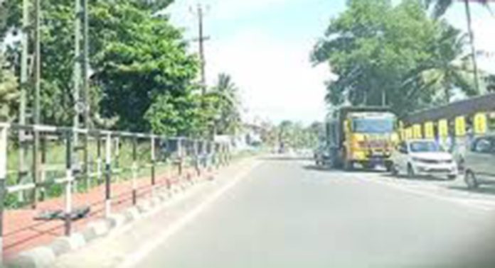 അമിതവേഗവും അനധികൃത പാര്ക്കിംഗും ; അടൂർ ബൈപാസ് റോഡ് അപകട മേഖലയാകുന്നു അമിതവേഗവും അനധികൃത പാര്ക്കിംഗും ; അടൂർ ബൈപാസ് റോഡ് അപകട മേഖലയാകുന്നു