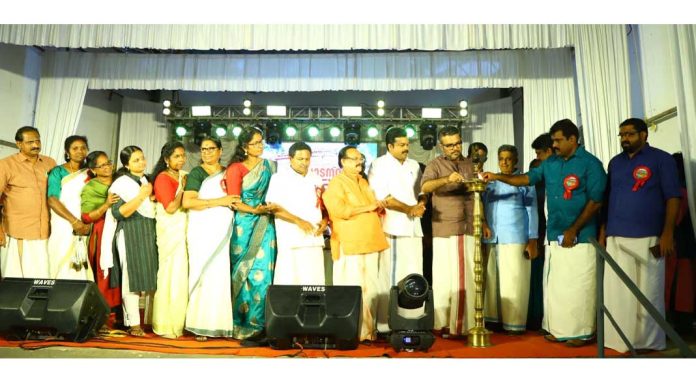 പഞ്ചായത്ത് സേവനങ്ങൾ പൂർണമായും ഓൺലൈൻ ആയി ലഭ്യമാക്കുക ലക്ഷ്യം : മന്ത്രി എം ബി രാജേഷ് പഞ്ചായത്ത് സേവനങ്ങൾ പൂർണമായും ഓൺലൈൻ ആയി ലഭ്യമാക്കുക ലക്ഷ്യം : മന്ത്രി എം ബി രാജേഷ്