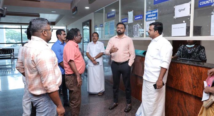 കോന്നി മെഡിക്കല് കോളജ് എംഎൽഎയും കളക്ടറും സന്ദർശിച്ച് പ്രവർത്തനങ്ങൾ വിലയിരുത്തി കോന്നി മെഡിക്കല് കോളജ് എംഎൽഎയും കളക്ടറും സന്ദർശിച്ച് പ്രവർത്തനങ്ങൾ വിലയിരുത്തി
