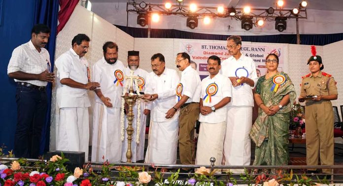 നമ്മളില് അന്തർലീനമായ സർഗ്ഗ ശക്തിയുടെ കണ്ടെത്തലും ബഹുസ്ഫുരണവുമാണ് വിദ്യാഭ്യാസം ; ഗോവ ഗവര്ണ്ണര് പി.എസ് ശ്രീധരന് പിള്ള നമ്മളില് അന്തർലീനമായ സർഗ്ഗ ശക്തിയുടെ കണ്ടെത്തലും ബഹുസ്ഫുരണവുമാണ് വിദ്യാഭ്യാസം ; ഗോവ ഗവര്ണ്ണര് പി.എസ് ശ്രീധരന് പിള്ള