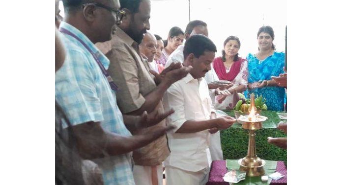 റാന്നി ബ്ലോക്കിലെ ഞാറ്റുവേല ചന്തയും കർഷക സഭയും ഉദ്ഘാടനം ചെയ്തു റാന്നി ബ്ലോക്കിലെ ഞാറ്റുവേല ചന്തയും കർഷക സഭയും ഉദ്ഘാടനം ചെയ്തു