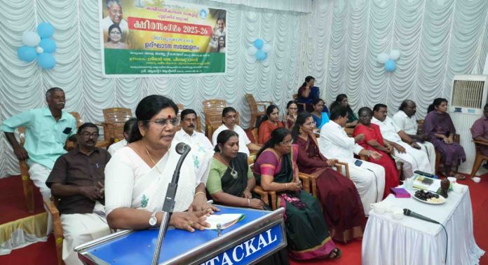 ഇ സമൃദ്ധ പദ്ധതി സംസ്ഥാനത്തുടനീളം നടപ്പിലാക്കും : മന്ത്രി ജെ ചിഞ്ചുറാണി ഇ സമൃദ്ധ പദ്ധതി സംസ്ഥാനത്തുടനീളം നടപ്പിലാക്കും : മന്ത്രി ജെ ചിഞ്ചുറാണി