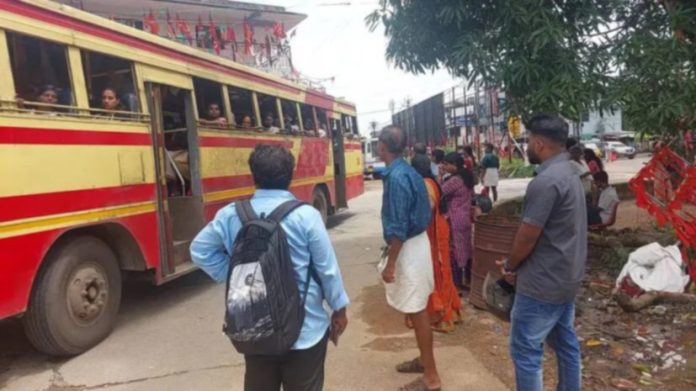 ചെങ്ങന്നൂർ കെ.എസ്ആർ.ടി.സി ഡിപ്പോയിൽ താൽകാലിക കാത്തിരിപ്പു കേന്ദ്രത്തിന്റെ നിർമാണത്തിന് ധനകാര്യവകുപ്പ് അനുമതി നിഷേധിച്ചു ചെങ്ങന്നൂർ കെ.എസ്ആർ.ടി.സി ഡിപ്പോയിൽ താൽകാലിക കാത്തിരിപ്പു കേന്ദ്രത്തിന്റെ നിർമാണത്തിന് ധനകാര്യവകുപ്പ് അനുമതി നിഷേധിച്ചു