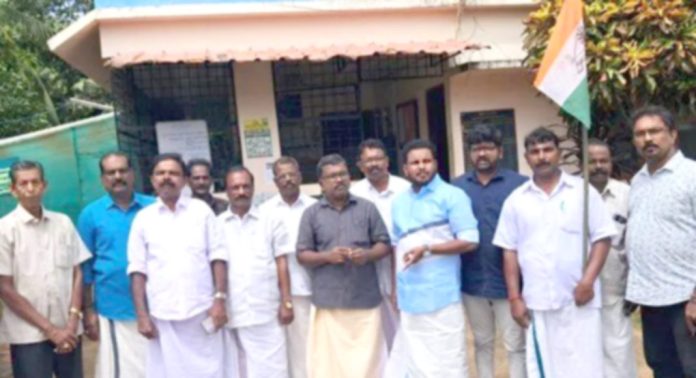 ഡി കെ റ്റി എഫ് നേതൃത്വത്തിൽ അടൂർ കൃഷി ഓഫീസിന് മുന്നിൽ ധർണ്ണ നടത്തി ഡി കെ റ്റി എഫ് നേതൃത്വത്തിൽ അടൂർ കൃഷി ഓഫീസിന് മുന്നിൽ ധർണ്ണ നടത്തി