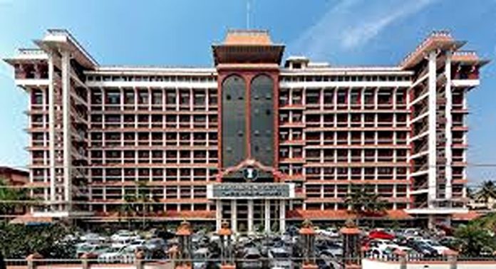 ഒരാഴ്ചയ്ക്കകം പ്രശ്നം പരിഹരിച്ചില്ലെങ്കിൽ പാലിയേക്കരയിലെ ടോൾ പിരിവ് നിർത്തലാക്കുമെന്ന് ഹൈക്കോടതി ഒരാഴ്ചയ്ക്കകം പ്രശ്നം പരിഹരിച്ചില്ലെങ്കിൽ പാലിയേക്കരയിലെ ടോൾ പിരിവ് നിർത്തലാക്കുമെന്ന് ഹൈക്കോടതി