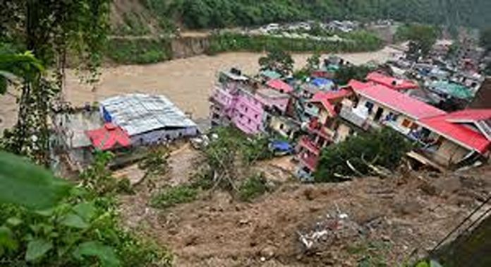 ഹിമാചൽ പ്രദേശിലുണ്ടായ കനത്ത മഴയിലും വെള്ളപ്പൊക്കത്തിലും മരണസംഖ്യ 51 ആയി ഹിമാചൽ പ്രദേശിലുണ്ടായ കനത്ത മഴയിലും വെള്ളപ്പൊക്കത്തിലും മരണസംഖ്യ 51 ആയി