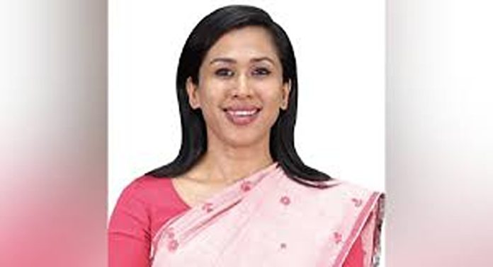 ഖദർ വേഷം ധരിക്കുന്നത് ഉപേക്ഷിക്കുന്നുവെന്ന വിവാദ ചർച്ചയിൽ പ്രതികരണവുമായി എഐസിസി വക്താവ് ഷമ മുഹമ്മദ് ഖദർ വേഷം ധരിക്കുന്നത് ഉപേക്ഷിക്കുന്നുവെന്ന വിവാദ ചർച്ചയിൽ പ്രതികരണവുമായി എഐസിസി വക്താവ് ഷമ മുഹമ്മദ്