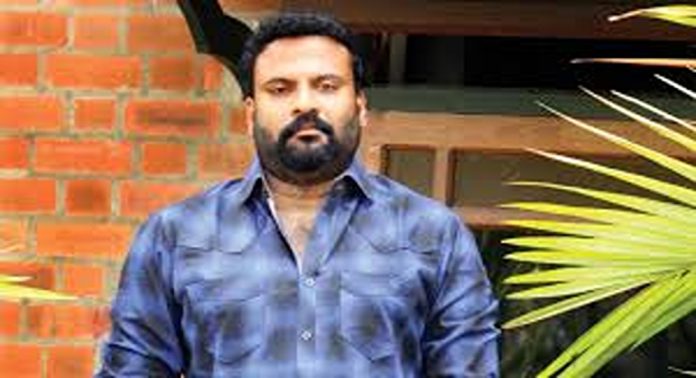 നടൻ പ്രേംനസീറിനെതിരെയുള്ള വിവാദ പരാമർശങ്ങളിൽ മാപ്പ് പറഞ്ഞ് ടിനി ടോം നടൻ പ്രേംനസീറിനെതിരെയുള്ള വിവാദ പരാമർശങ്ങളിൽ മാപ്പ് പറഞ്ഞ് ടിനി ടോം