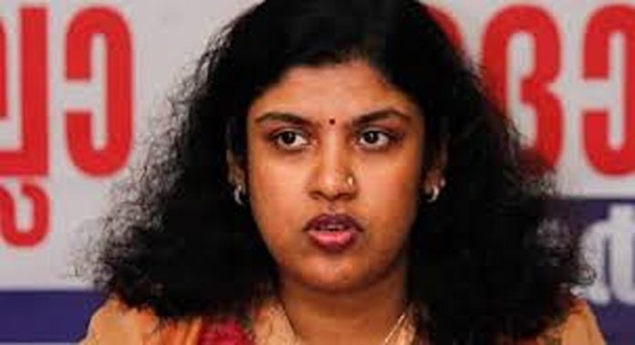 വി.എസിനെതിരായ ക്യാപ്പിറ്റല് പണിഷ്മെന്റ് പരാമര്ശം തള്ളി ചിന്താ ജെറോം വി.എസിനെതിരായ ക്യാപ്പിറ്റല് പണിഷ്മെന്റ് പരാമര്ശം തള്ളി ചിന്താ ജെറോം