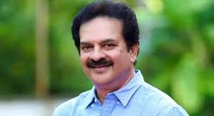 ഹേമ കമ്മിറ്റി റിപ്പോര്ട്ട് പുറത്തുവന്നപ്പോൾ എല്ലാവരും മോഹൻലാലിനെ ആക്രമിക്കാൻ ശ്രമിച്ചുവെന്ന് നടൻ ദേവൻ ഹേമ കമ്മിറ്റി റിപ്പോര്ട്ട് പുറത്തുവന്നപ്പോൾ എല്ലാവരും മോഹൻലാലിനെ ആക്രമിക്കാൻ ശ്രമിച്ചുവെന്ന് നടൻ ദേവൻ