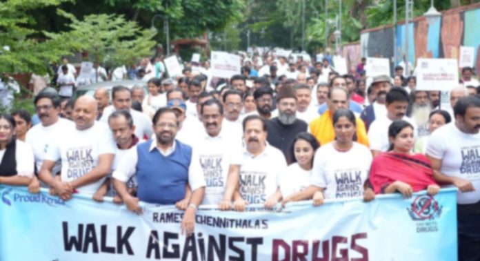 ലഹരിക്കെതിരായ പ്രഭാത നടത്തം ; ഒരുക്കങ്ങള് വിലയിരുത്തി രമേശ് ചെന്നിത്തല ലഹരിക്കെതിരായ പ്രഭാത നടത്തം ; ഒരുക്കങ്ങള് വിലയിരുത്തി രമേശ് ചെന്നിത്തല