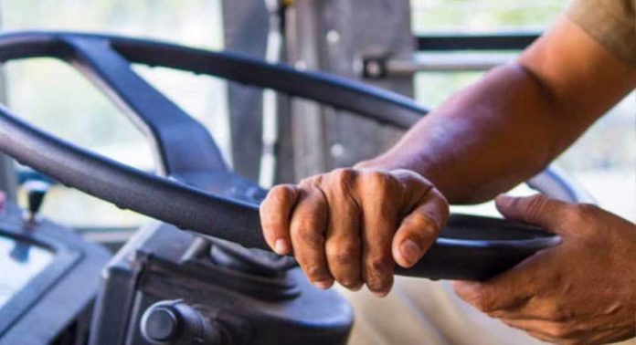 അമിതവേഗം : രണ്ട് സ്വകാര്യ ബസ് ഡ്രൈവർമാരുടെ ലൈസൻസ് മൂന്നുമാസത്തേക്ക് റദ്ദാക്കി അമിതവേഗം : രണ്ട് സ്വകാര്യ ബസ് ഡ്രൈവർമാരുടെ ലൈസൻസ് മൂന്നുമാസത്തേക്ക് റദ്ദാക്കി