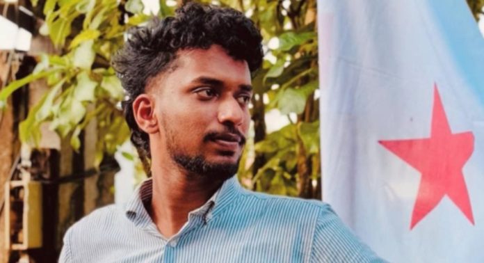 പത്തനംതിട്ട അടൂർ കോട്ടമുകളില് ഡിവൈഎഫ്ഐ പ്രവർത്തകൻ കഞ്ചാവുമായി പിടിയിൽ പത്തനംതിട്ട അടൂർ കോട്ടമുകളില് ഡിവൈഎഫ്ഐ പ്രവർത്തകൻ കഞ്ചാവുമായി പിടിയിൽ