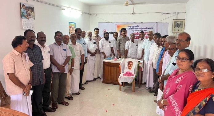 കേരള സ്റ്റേറ്റ് സർവീസ് പെൻഷനേഴ്സ് അസോസിയേഷൻ ഉമ്മൻ ചാണ്ടി അനുസ്മരണം നടത്തി കേരള സ്റ്റേറ്റ് സർവീസ് പെൻഷനേഴ്സ് അസോസിയേഷൻ ഉമ്മൻ ചാണ്ടി അനുസ്മരണം നടത്തി
