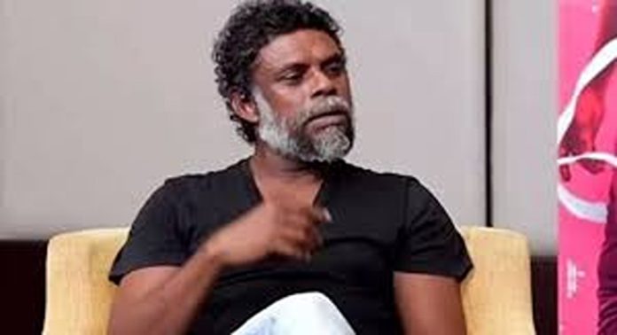 പ്രമുഖ നേതാക്കൾക്കെതിരെ വീണ്ടും അധിക്ഷേപ പോസ്റ്റുമായി നടൻ വിനായകൻ പ്രമുഖ നേതാക്കൾക്കെതിരെ വീണ്ടും അധിക്ഷേപ പോസ്റ്റുമായി നടൻ വിനായകൻ