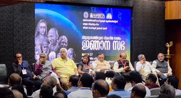ആര്എസ്എസിൻ്റെ ജ്ഞാനസഭയിൽ കേരളത്തിൽ നിന്നുള്ള വി സിമാർ പങ്കെടുത്തത് വിവാദത്തിൽ ആര്എസ്എസിൻ്റെ ജ്ഞാനസഭയിൽ കേരളത്തിൽ നിന്നുള്ള വി സിമാർ പങ്കെടുത്തത് വിവാദത്തിൽ