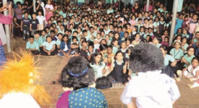 കലഞ്ഞൂർ ഗവ. എൽപി സ്കൂൾ വിദ്യാർഥികൾക്കായി ലഹരി വിരുദ്ധ പാവനാടകം നടത്തി കലഞ്ഞൂർ ഗവ. എൽപി സ്കൂൾ വിദ്യാർഥികൾക്കായി ലഹരി വിരുദ്ധ പാവനാടകം നടത്തി