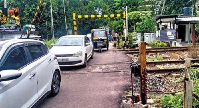 കായംകുളം-തിരുവല്ല സംസ്ഥാനപാതയിൽ കാക്കനാട് മേൽപ്പാലം അനുവദിച്ചിട്ട് ആറുവർഷം ; ഇനിയും പാലംപണി തുടങ്ങാൻ സാധിച്ചിട്ടില്ല കായംകുളം-തിരുവല്ല സംസ്ഥാനപാതയിൽ കാക്കനാട് മേൽപ്പാലം അനുവദിച്ചിട്ട് ആറുവർഷം ; ഇനിയും പാലംപണി തുടങ്ങാൻ സാധിച്ചിട്ടില്ല