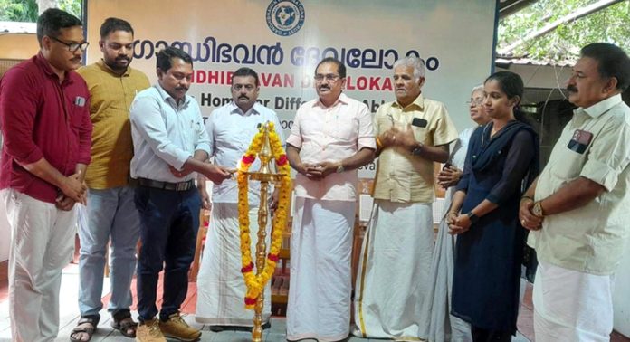 സ്നേഹപ്രയാണം 900 -ദിന സംഗമത്തിന്റെയും ഗാന്ധിഭവൻ വിജയപഥം വിദ്യാഭ്യാസ സഹായ പദ്ധതിയുടെയും ഉദ്ഘാടനം നടന്നു സ്നേഹപ്രയാണം 900 -ദിന സംഗമത്തിന്റെയും ഗാന്ധിഭവൻ വിജയപഥം വിദ്യാഭ്യാസ സഹായ പദ്ധതിയുടെയും ഉദ്ഘാടനം നടന്നു