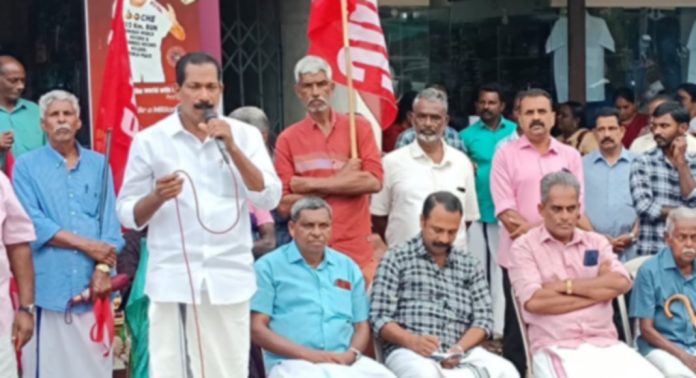 ദേശീയ പണിമുടക്കിന്റെ ഭാഗമായി റാന്നിയിൽ സംയുക്ത ട്രേഡ് യൂണിയന്റെ നേതൃത്വത്തിൽ കാൽനട പ്രചരണ ജാഥ നടത്തി ദേശീയ പണിമുടക്കിന്റെ ഭാഗമായി റാന്നിയിൽ സംയുക്ത ട്രേഡ് യൂണിയന്റെ നേതൃത്വത്തിൽ കാൽനട പ്രചരണ ജാഥ നടത്തി
