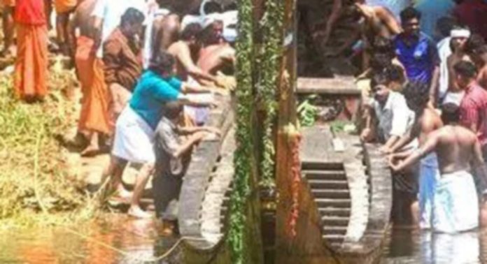 കോടിയാട്ടുകര പള്ളിയോടം നീരണിഞ്ഞു കോടിയാട്ടുകര പള്ളിയോടം നീരണിഞ്ഞു