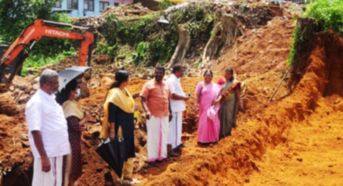 കോന്നി താലൂക്ക് ആശുപത്രിയ്ക്ക് പുതിയ റോഡും കവാടവും നിർമ്മാണം ആരംഭിച്ചു കോന്നി താലൂക്ക് ആശുപത്രിയ്ക്ക് പുതിയ റോഡും കവാടവും നിർമ്മാണം ആരംഭിച്ചു