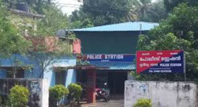 കോന്നി പോലീസ് സ്റ്റേഷനിൽ ഉദ്യോഗസ്ഥരില്ല ; പ്രതിസന്ധിയിലായി പോലീസ് സ്റ്റേഷൻ പ്രവർത്തനം കോന്നി പോലീസ് സ്റ്റേഷനിൽ ഉദ്യോഗസ്ഥരില്ല ; പ്രതിസന്ധിയിലായി പോലീസ് സ്റ്റേഷൻ പ്രവർത്തനം