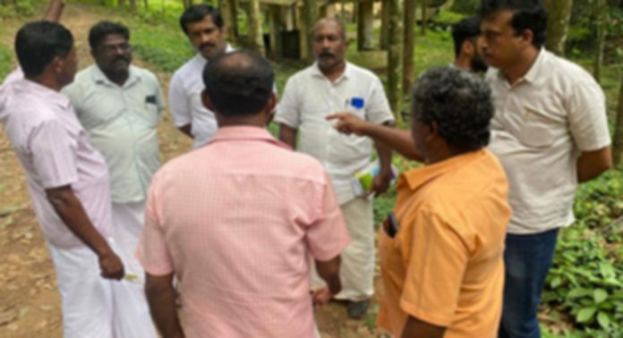 കോന്നി ചെങ്കുളം പാറമടക്കെതിരെ ഗവർണർക്ക് പരാതിയുമായി ദേശീയ പരിസ്ഥിതി സംരക്ഷണവേദി കേരള ഘടകം കോന്നി ചെങ്കുളം പാറമടക്കെതിരെ ഗവർണർക്ക് പരാതിയുമായി ദേശീയ പരിസ്ഥിതി സംരക്ഷണവേദി കേരള ഘടകം