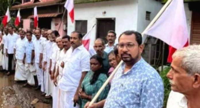 കുറ്റൂരിലെ റോഡുകൾ ഉടൻ നവീകരിക്കണമെന്നാവശ്യപ്പെട്ട് കേരള കോൺഗ്രസ് ധർണയും പ്രകടനവും നടത്തി കുറ്റൂരിലെ റോഡുകൾ ഉടൻ നവീകരിക്കണമെന്നാവശ്യപ്പെട്ട് കേരള കോൺഗ്രസ് ധർണയും പ്രകടനവും നടത്തി
