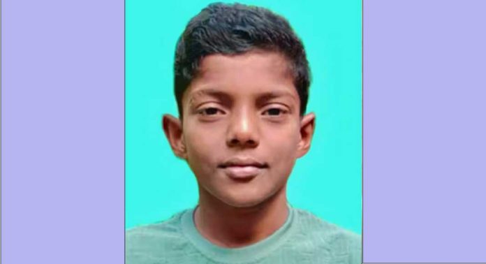 കൊല്ലത്തെ സ്കൂളിൽ ഷോക്കടിച്ച് മരിച്ച വിദ്യാർത്ഥിയുടെ കുടുംബത്തിന് വീട് നിർമ്മിച്ചുനൽകുമെന്ന് മന്ത്രി വി ശിവൻകുട്ടി കൊല്ലത്തെ സ്കൂളിൽ ഷോക്കടിച്ച് മരിച്ച വിദ്യാർത്ഥിയുടെ കുടുംബത്തിന് വീട് നിർമ്മിച്ചുനൽകുമെന്ന് മന്ത്രി വി ശിവൻകുട്ടി