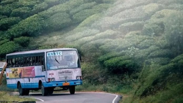 കെഎസ്ആർടിസി ബസുകളിൽ സ്ത്രീകൾക്ക് പ്രഖ്യാപിച്ച സൗജന്യയാത്ര നടപ്പാക്കുന്നതിൽ നാളെ ഉന്നത ഉദ്യോഗസ്ഥരുടെ യോഗം വിളിച്ച് സർക്കാർ കെഎസ്ആർടിസി ബസുകളിൽ സ്ത്രീകൾക്ക് പ്രഖ്യാപിച്ച സൗജന്യയാത്ര നടപ്പാക്കുന്നതിൽ നാളെ ഉന്നത ഉദ്യോഗസ്ഥരുടെ യോഗം വിളിച്ച് സർക്കാർ