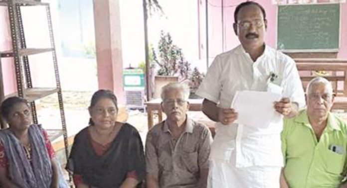 കുളക്കട ഏലായില് കൃഷി ചെയ്ത നെല്കര്ഷകര്ക്ക് പാട്ടത്തുക വിതരണം ചെയ്തു കുളക്കട ഏലായില് കൃഷി ചെയ്ത നെല്കര്ഷകര്ക്ക് പാട്ടത്തുക വിതരണം ചെയ്തു