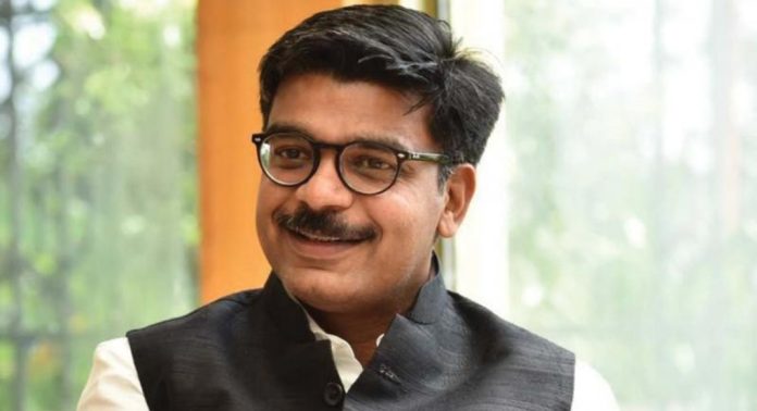 ഖദർ വിവാദത്തിൽ പ്രതികരണവുമായി കോണ്ഗ്രസ് നേതാവ് മാത്യു കുഴൽനാടൻ ഖദർ വിവാദത്തിൽ പ്രതികരണവുമായി കോണ്ഗ്രസ് നേതാവ് മാത്യു കുഴൽനാടൻ