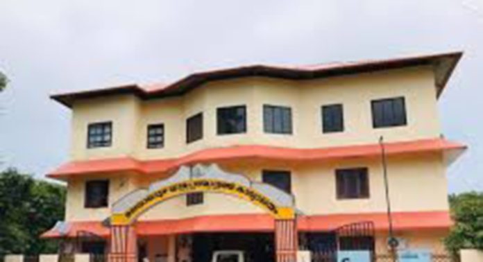 പാറമട വിഷയം ; 54 ദിവസം അവധിയെടുത്ത മലയാലപ്പുഴ പഞ്ചായത്ത് സെക്രട്ടറിക്ക് സ്ഥലം മാറ്റം പാറമട വിഷയം ; 54 ദിവസം അവധിയെടുത്ത മലയാലപ്പുഴ പഞ്ചായത്ത് സെക്രട്ടറിക്ക് സ്ഥലം മാറ്റം