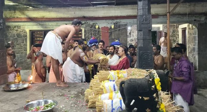 നിറപുത്തരി പൂജകള്ക്കായി ശബരിമല നട തുറന്നു നിറപുത്തരി പൂജകള്ക്കായി ശബരിമല നട തുറന്നു