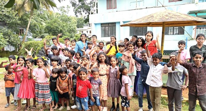 റാന്നി ഉപജില്ലയുടെ ശാസ്ത്ര താരകമായ അജിനി ടീച്ചർ ഇനി കോന്നി ഗവ. ഹയർ സെക്കന്ററി സ്കൂളിലേക്ക് റാന്നി ഉപജില്ലയുടെ ശാസ്ത്ര താരകമായ അജിനി ടീച്ചർ ഇനി കോന്നി ഗവ. ഹയർ സെക്കന്ററി സ്കൂളിലേക്ക്