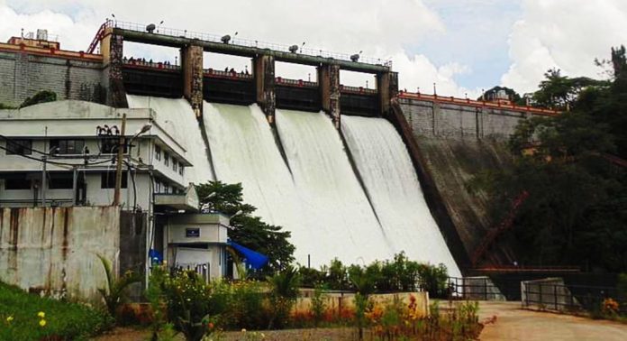 സംസ്ഥാനത്ത് കനത്ത മഴ തുടരുന്ന സാഹചര്യത്തിൽ വിവിധ ഡാമുകൾ തുറന്നു സംസ്ഥാനത്ത് കനത്ത മഴ തുടരുന്ന സാഹചര്യത്തിൽ വിവിധ ഡാമുകൾ തുറന്നു