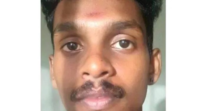 16കാരിയോട് ലൈംഗികാതിക്രമം ; 22 കാരനെ കോന്നി പോലീസ് അറസ്റ്റുചെയ്തു 16കാരിയോട് ലൈംഗികാതിക്രമം ; 22 കാരനെ കോന്നി പോലീസ് അറസ്റ്റുചെയ്തു