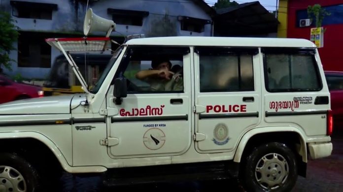 ചാലിയേക്കരയിൽ ആറ്റിൽ കുളിക്കാനെത്തിയ യുവാക്കളും പ്രദേശവാസികളും തമ്മിൽ വാക്കേറ്റവും കൂട്ടയടിയും ചാലിയേക്കരയിൽ ആറ്റിൽ കുളിക്കാനെത്തിയ യുവാക്കളും പ്രദേശവാസികളും തമ്മിൽ വാക്കേറ്റവും കൂട്ടയടിയും