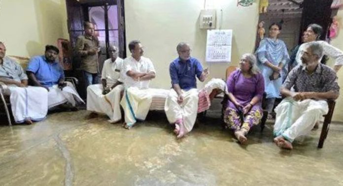 മന്ത്രി പി. പ്രസാദ് പന്തളം കൊട്ടാരം സന്ദർശിച്ചു മന്ത്രി പി. പ്രസാദ് പന്തളം കൊട്ടാരം സന്ദർശിച്ചു