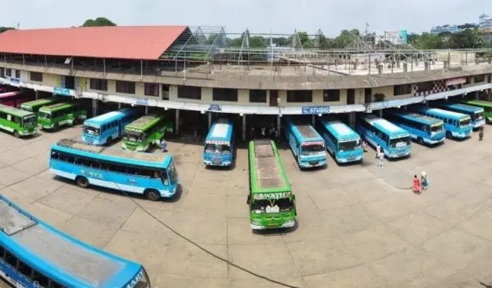 ചർച്ച പരാജയം ; സംസ്ഥാനത്ത് നാളെ സ്വകാര്യ ബസ് സമരം ചർച്ച പരാജയം ; സംസ്ഥാനത്ത് നാളെ സ്വകാര്യ ബസ് സമരം