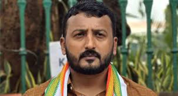 യൂത്ത് കോണ്ഗ്രസിന്റെ മീറ്റിങ്ങിലാണ് പി ജെ കുര്യന് വിമര്ശനം നടത്തിയതെങ്കില് സമ്മതിക്കാമായിരുന്നു, ചാനലുകളുടെ മുന്നില് വെച്ച് വിമര്ശിച്ചതിനെ സദുദ്ദേശപരമായി കാണാന് കഴിയില്ല ; രാഹുല് മാങ്കൂട്ടത്തില് എംഎല്എ യൂത്ത് കോണ്ഗ്രസിന്റെ മീറ്റിങ്ങിലാണ് പി ജെ കുര്യന് വിമര്ശനം നടത്തിയതെങ്കില് സമ്മതിക്കാമായിരുന്നു, ചാനലുകളുടെ മുന്നില് വെച്ച് വിമര്ശിച്ചതിനെ സദുദ്ദേശപരമായി കാണാന് കഴിയില്ല ; രാഹുല് മാങ്കൂട്ടത്തില് എംഎല്എ